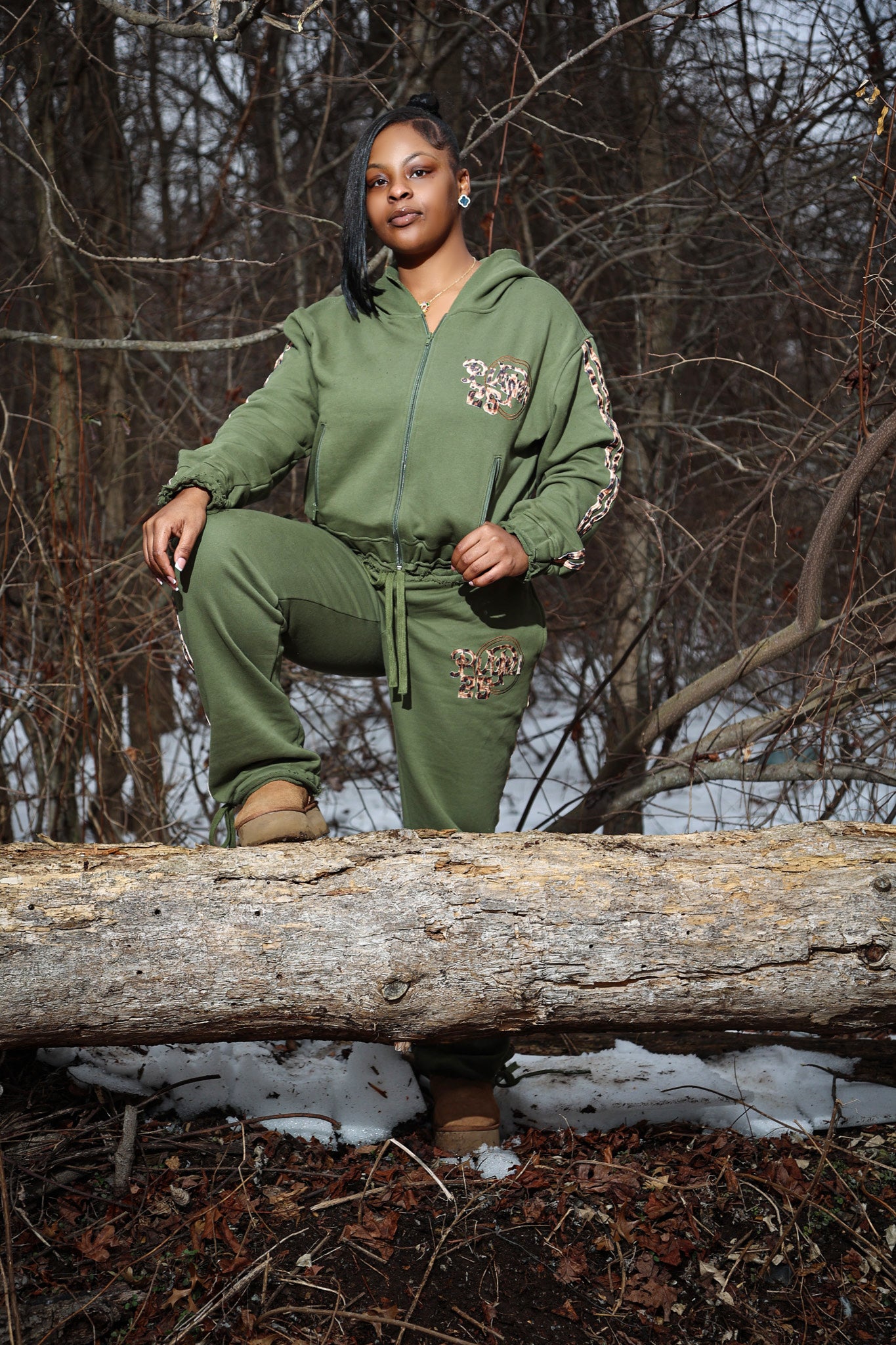 CHEETAH PRINT SWEATSUIT(FOREST)