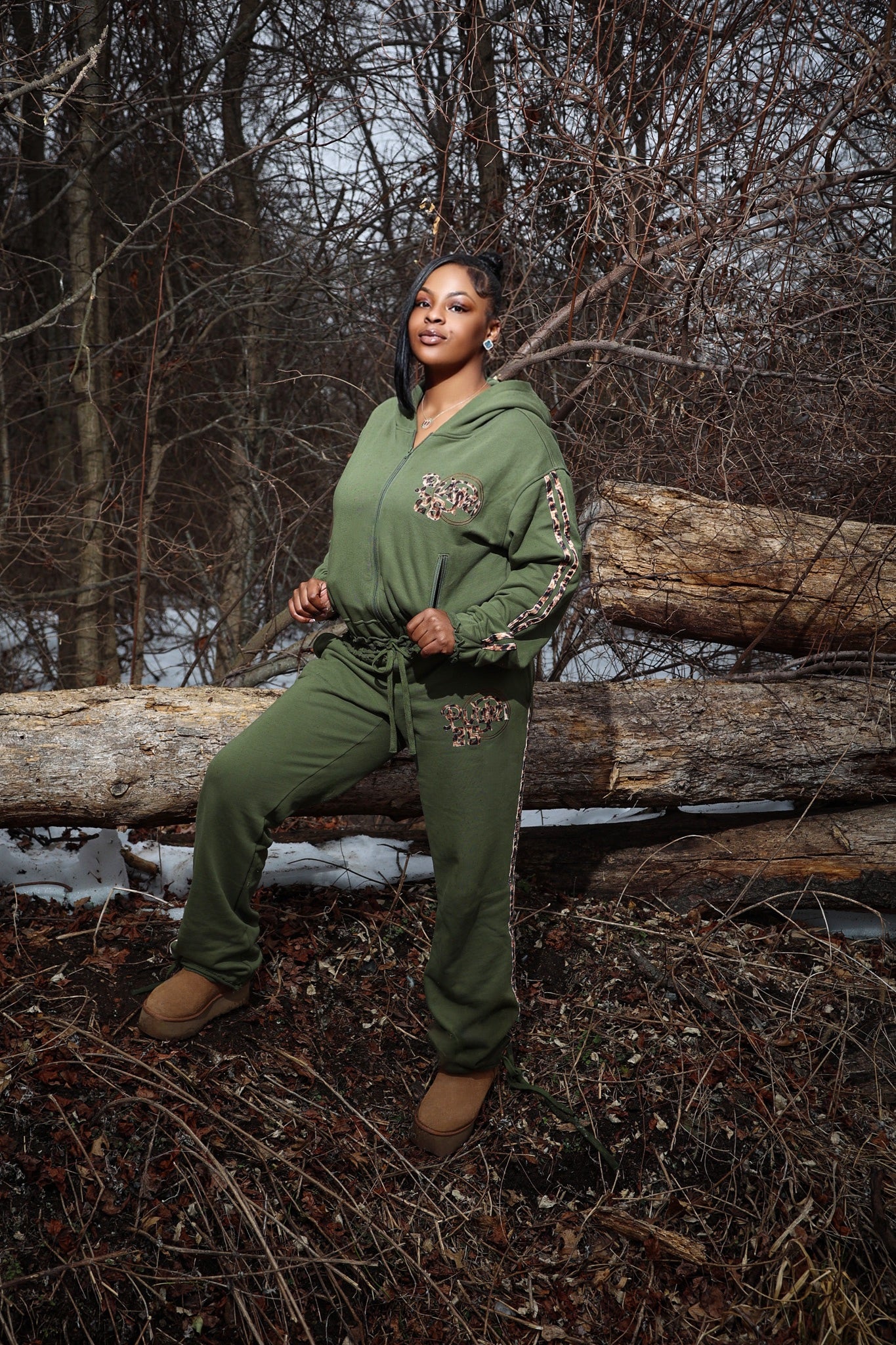 CHEETAH PRINT SWEATSUIT(FOREST)