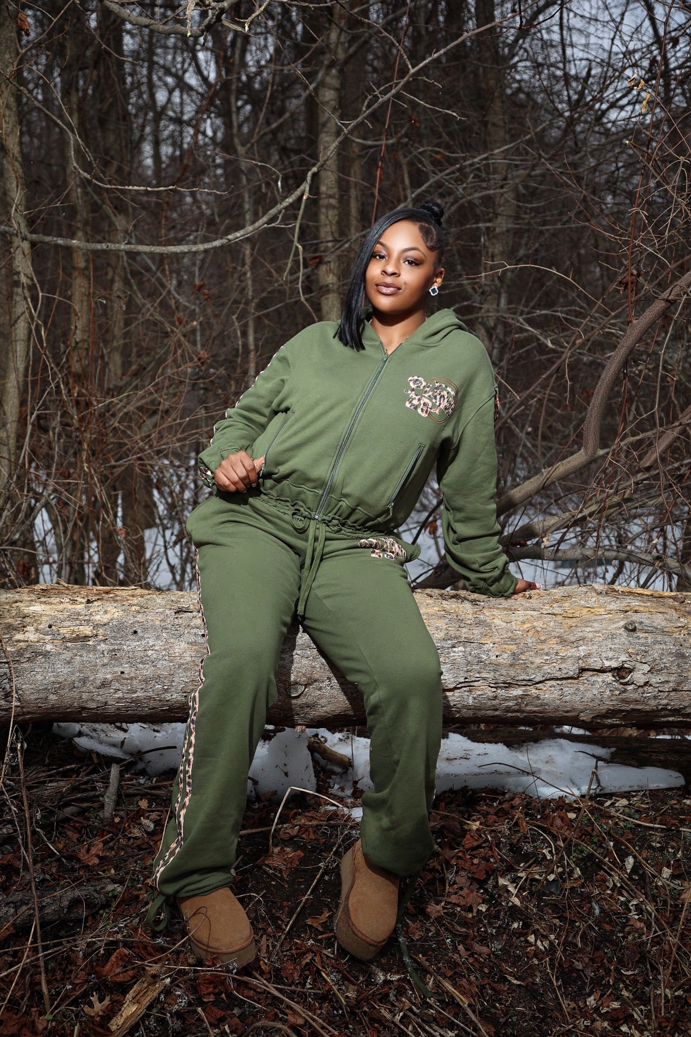 CHEETAH PRINT SWEATSUIT(FOREST)